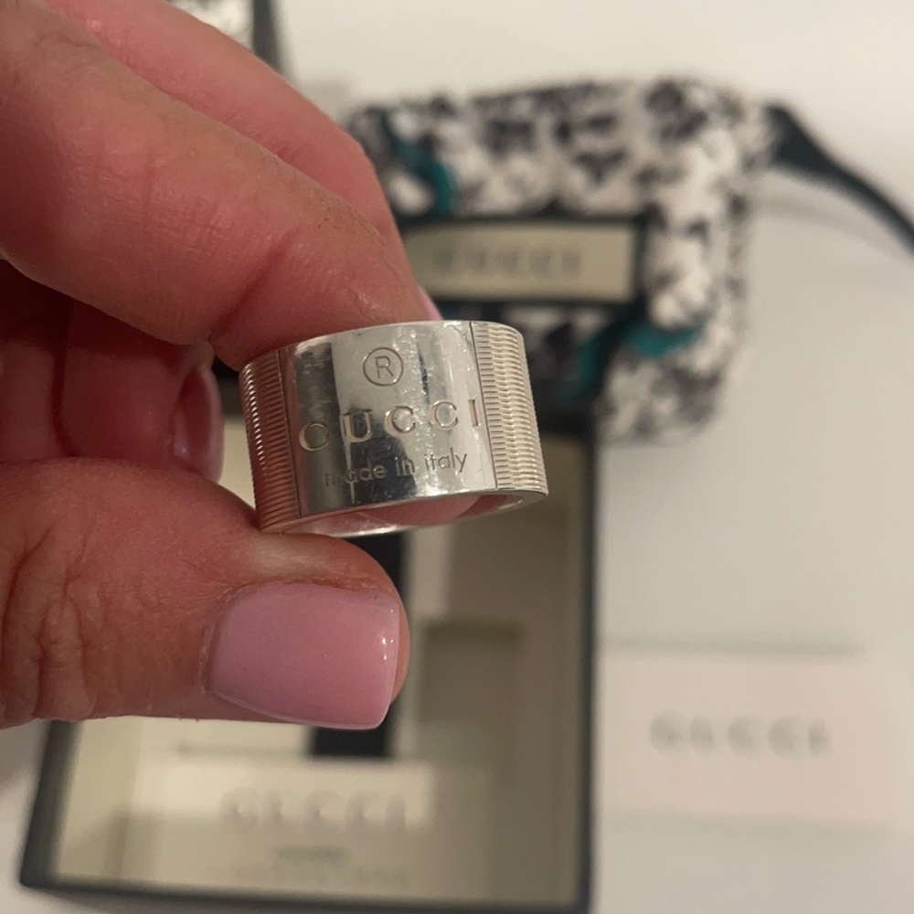 Gucci Sterling Silver AG 925 unisex ring.